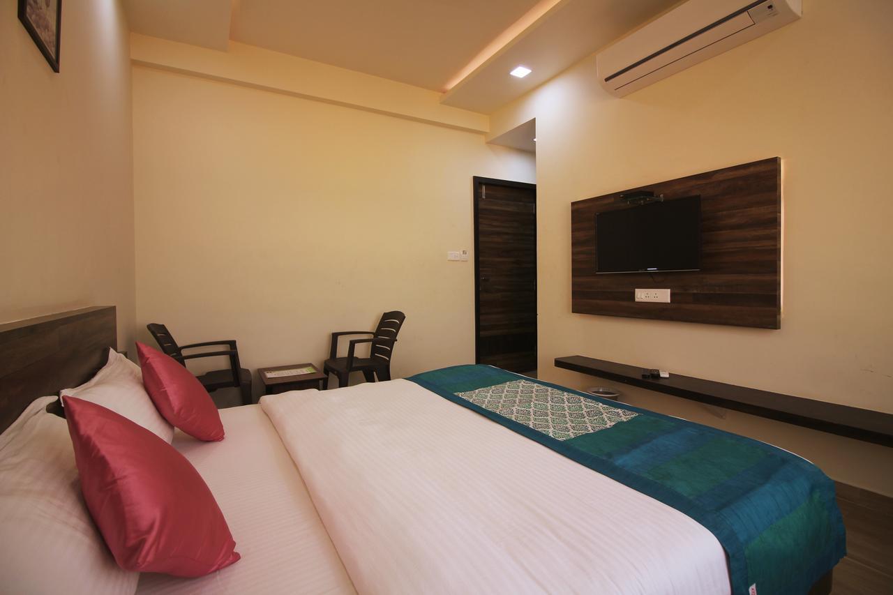 Hotel Vraj Inn Dwārka Εξωτερικό φωτογραφία
